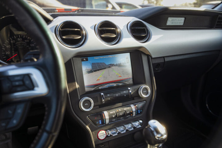 FORD MUSTANG
