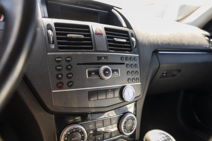 MERCEDES BENZ C200