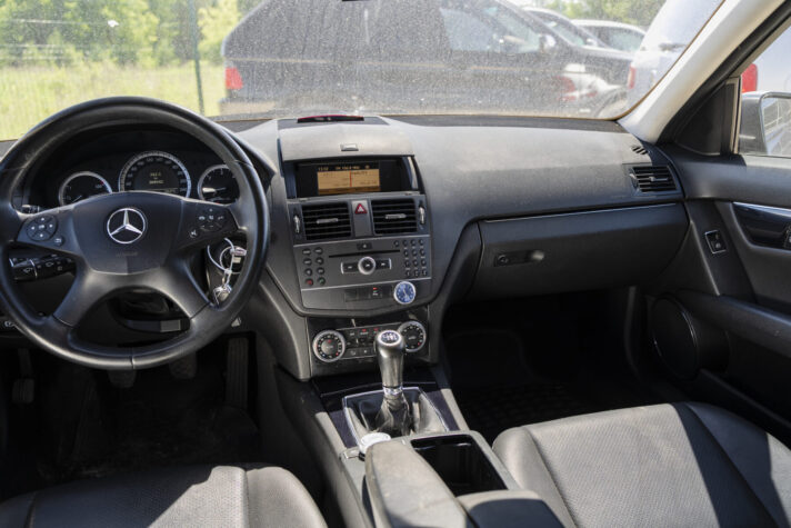 MERCEDES BENZ C200