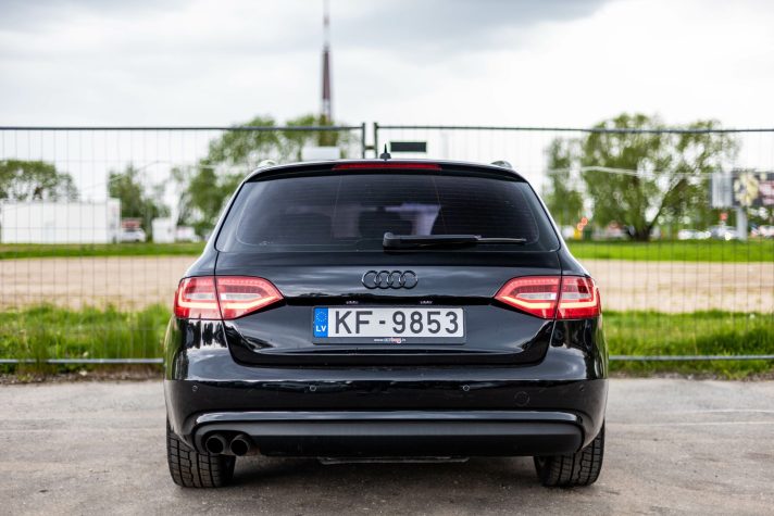 AUDI A4 AVANT