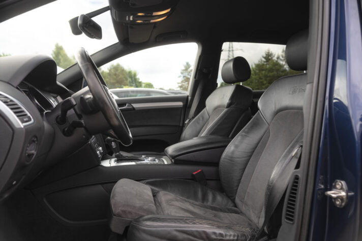 AUDI Q7 S-LINE