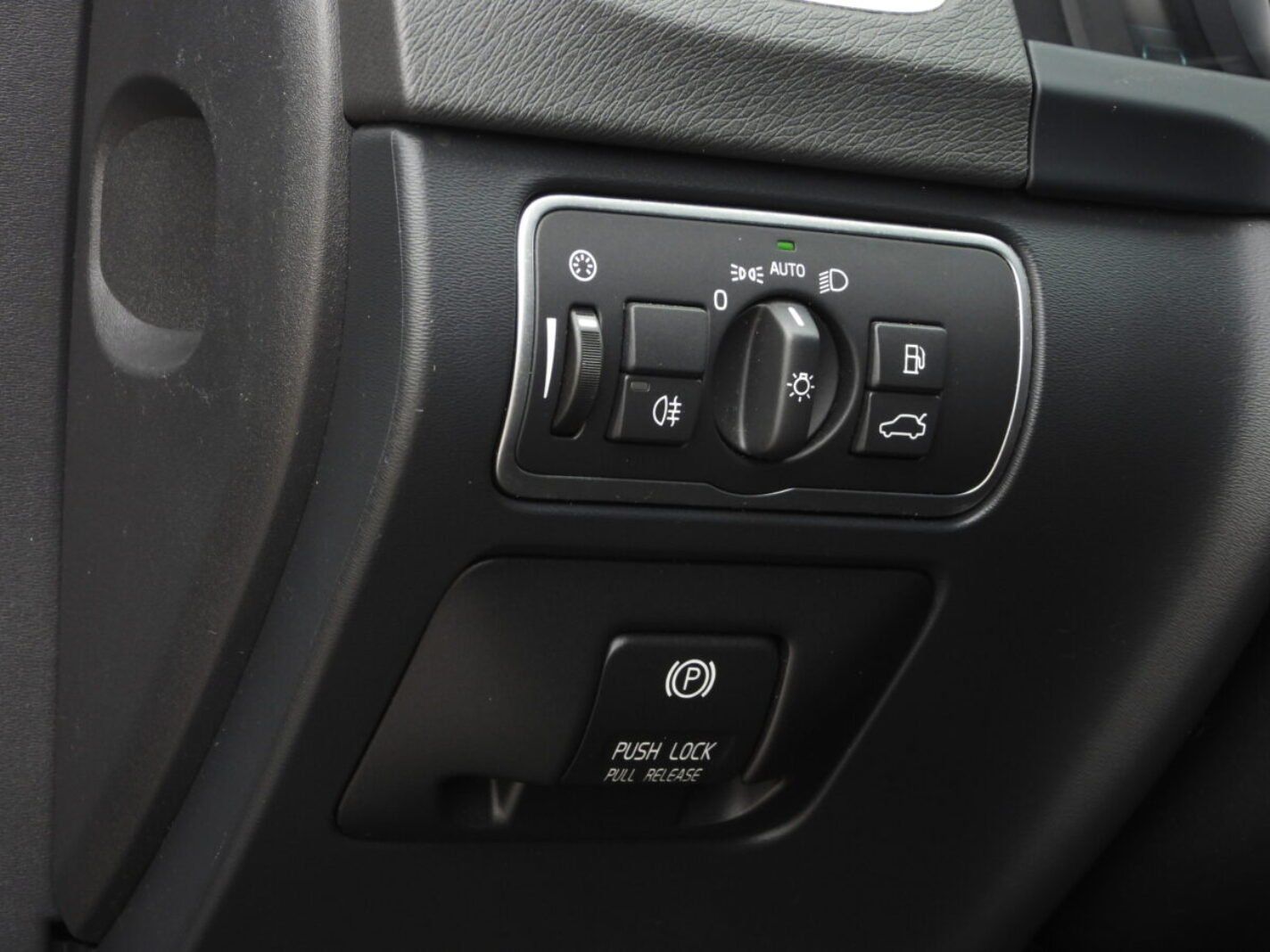 VOLVO V60 PLUG IN HYBRID