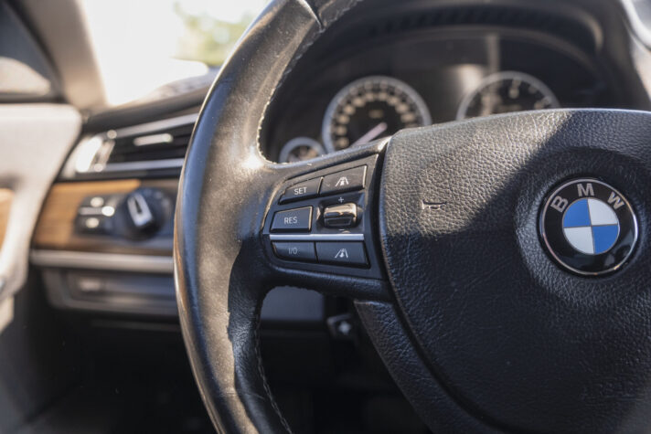 BMW 730