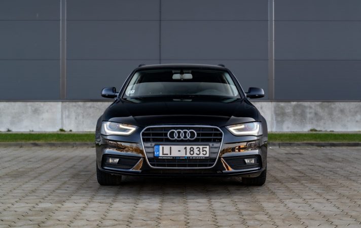 AUDI A4 AVANT