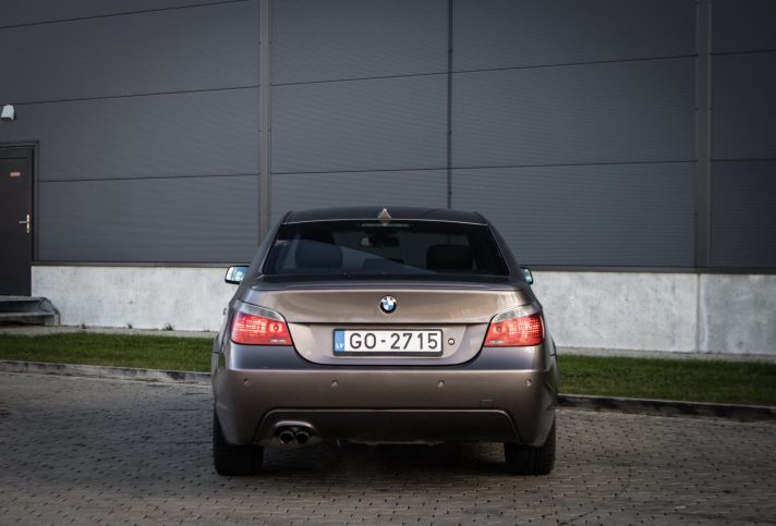 BMW 523