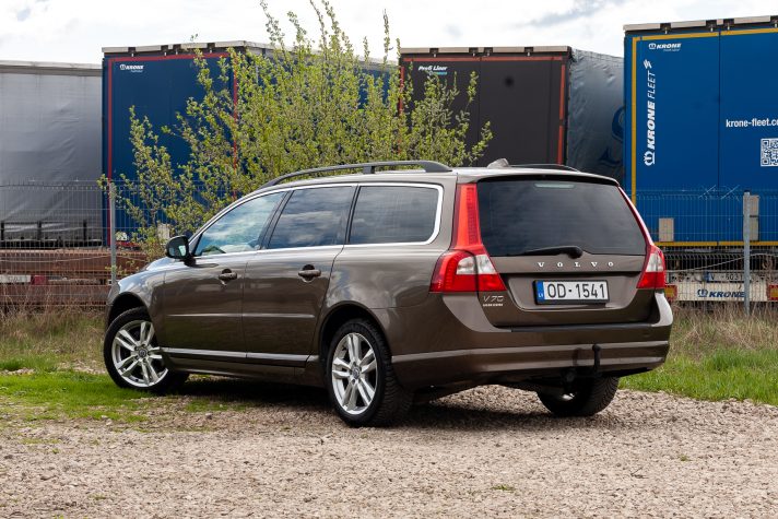 VOLVO V70 TWILIGHT BRONZE