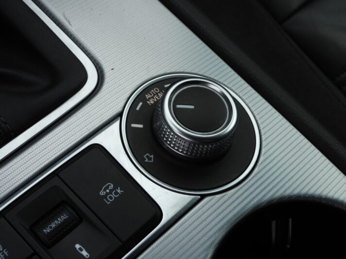 VW TOUAREG R-LINE