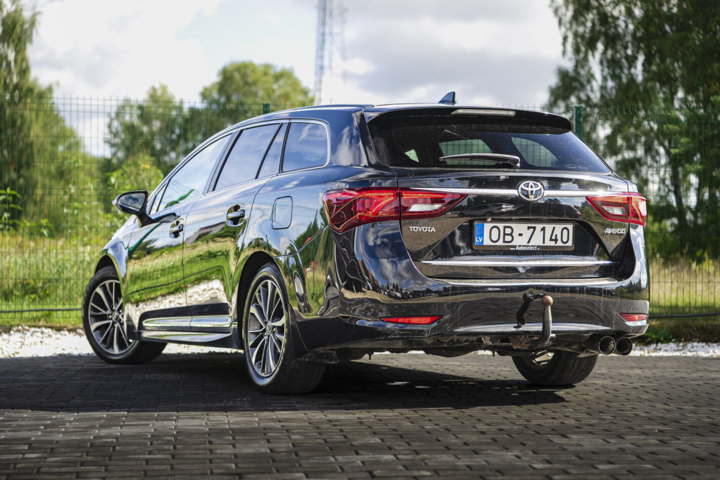 TOYOTA AVENSIS