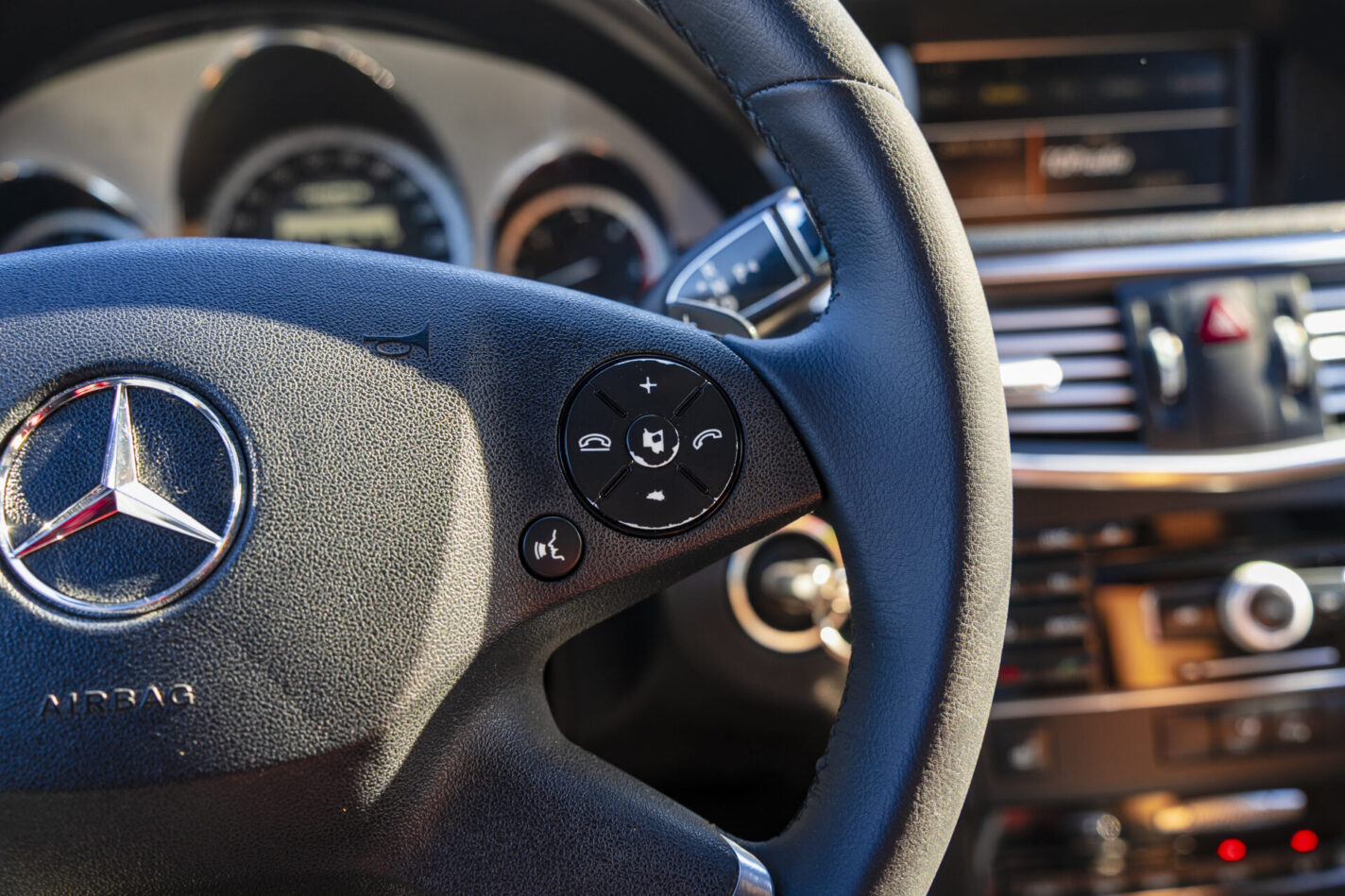 MERCEDES BENZ E300