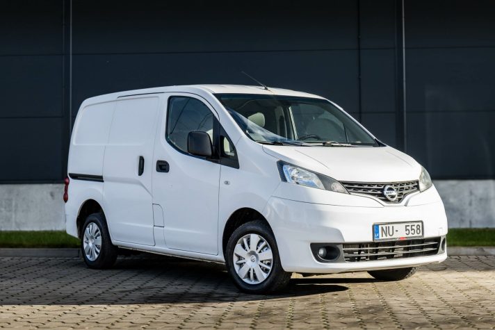 NISSAN NV200