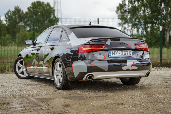 AUDI A6 LIMOUSINE QUATTRO