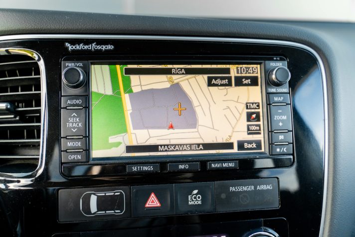 MITSUBISHI OUTLANDER
