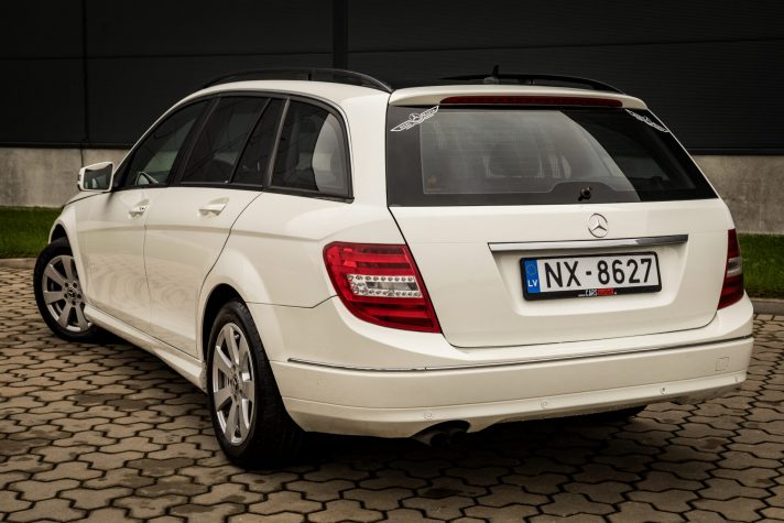 MERCEDES BENZ C220