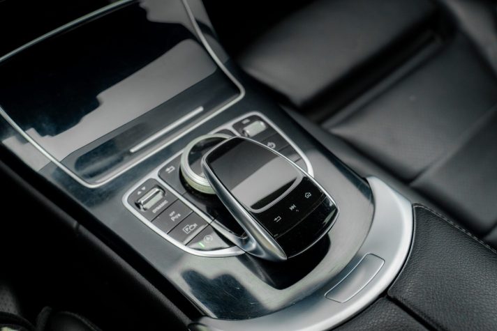 MERCEDES BENZ C200D