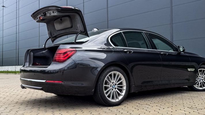 BMW 730