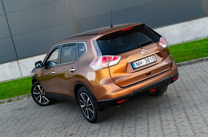 NISSAN X TRAIL