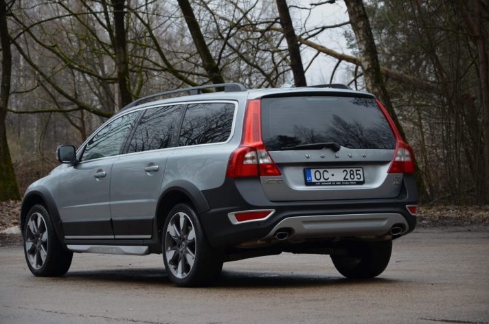 Tikko ievests. Volvo Xc70 2.4D5 (158kw-215z/s) Dīzelis 4×4 Awd pilnpiedziņas ar automātisko ātrumkārbu.