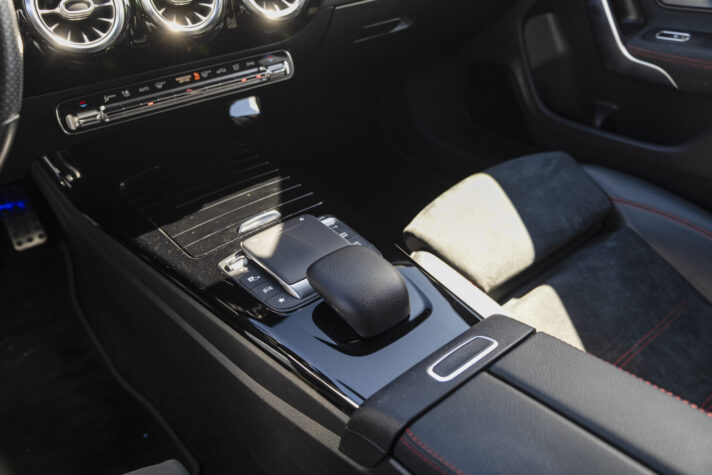 MERCEDES BENZ CLA 200D