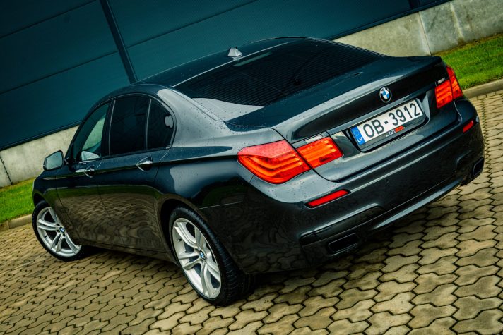 BMW 730