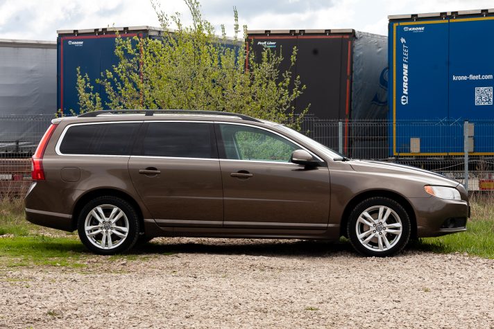 VOLVO V70 TWILIGHT BRONZE