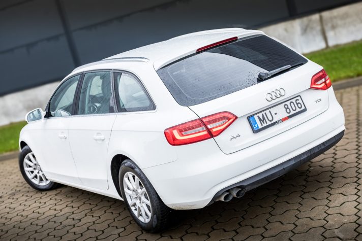 AUDI A4 AVANT