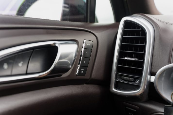 PORSCHE CAYENNE TURBO
