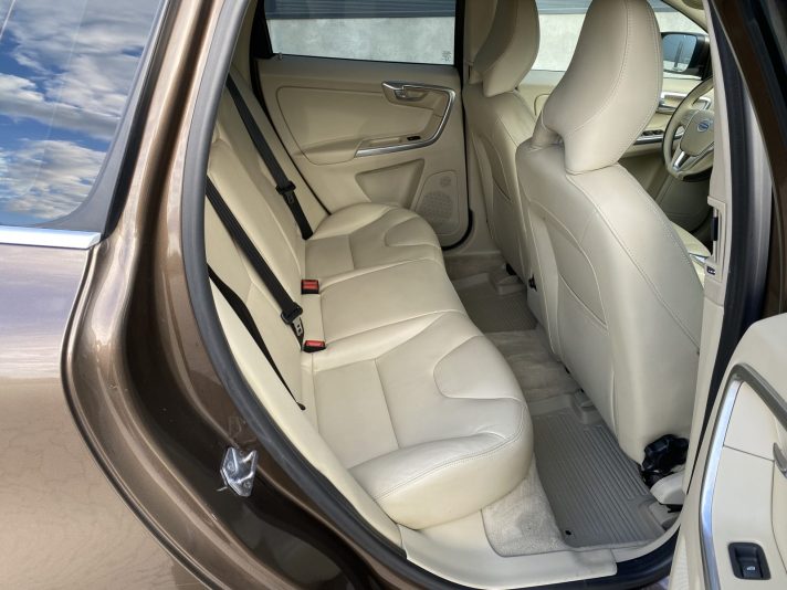 VOLVO XC60 2.4D 5-cilindru dzinējs  133kw