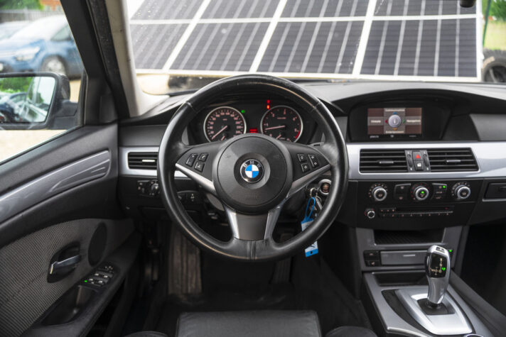 BMW 525