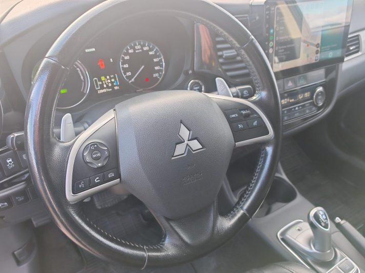 Mitsubishi Outlander PHEV CVT, 203hp, 2014