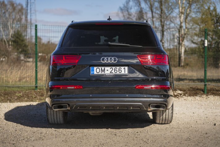 AUDI Q7 S-LINE