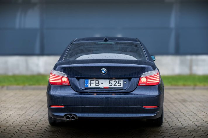BMW 523
