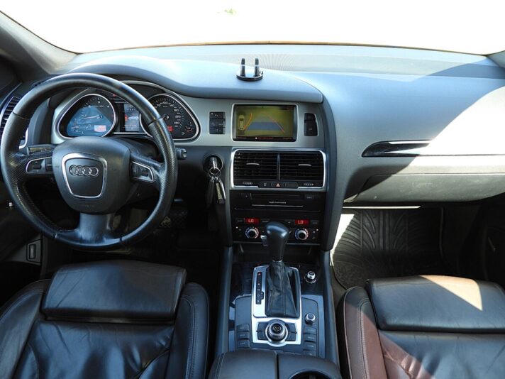 AUDI Q7 S-line