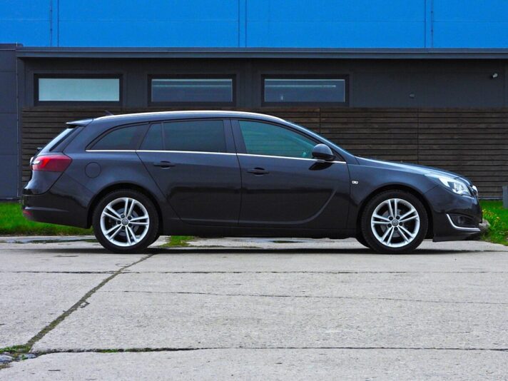 OPEL INSIGNIA SPORTS TOURER SW