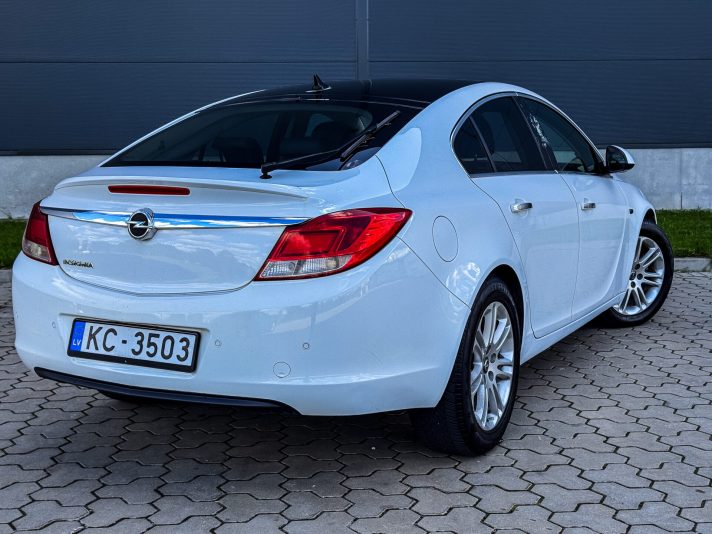 OPEL INSIGNIA