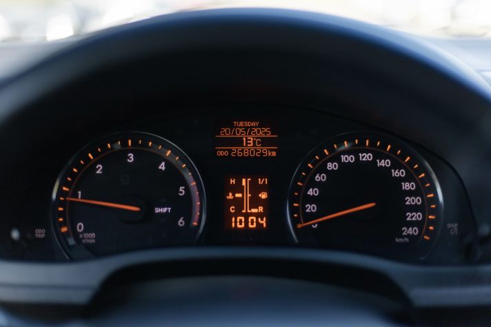 TOYOTA AVENSIS