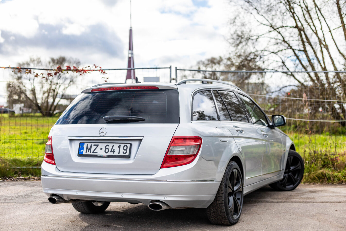 MERCEDES BENZ C320