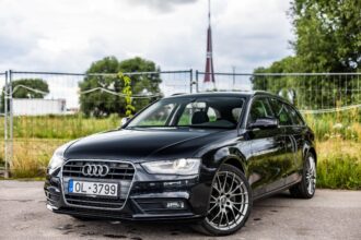 AUDI A4 AVANT
