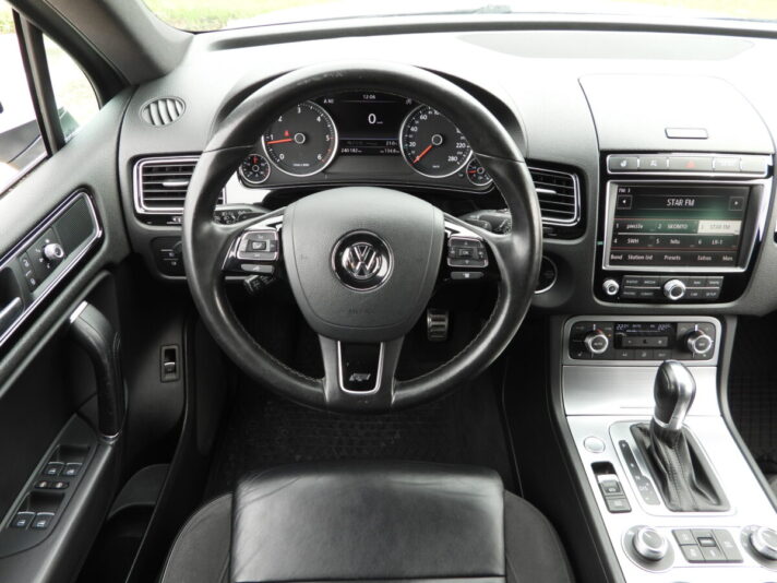 VW TOUAREG R-LINE