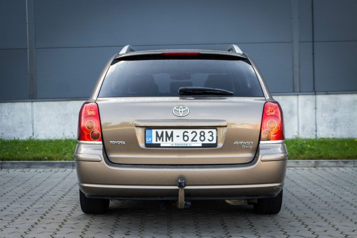 TOYOTA AVENSIS