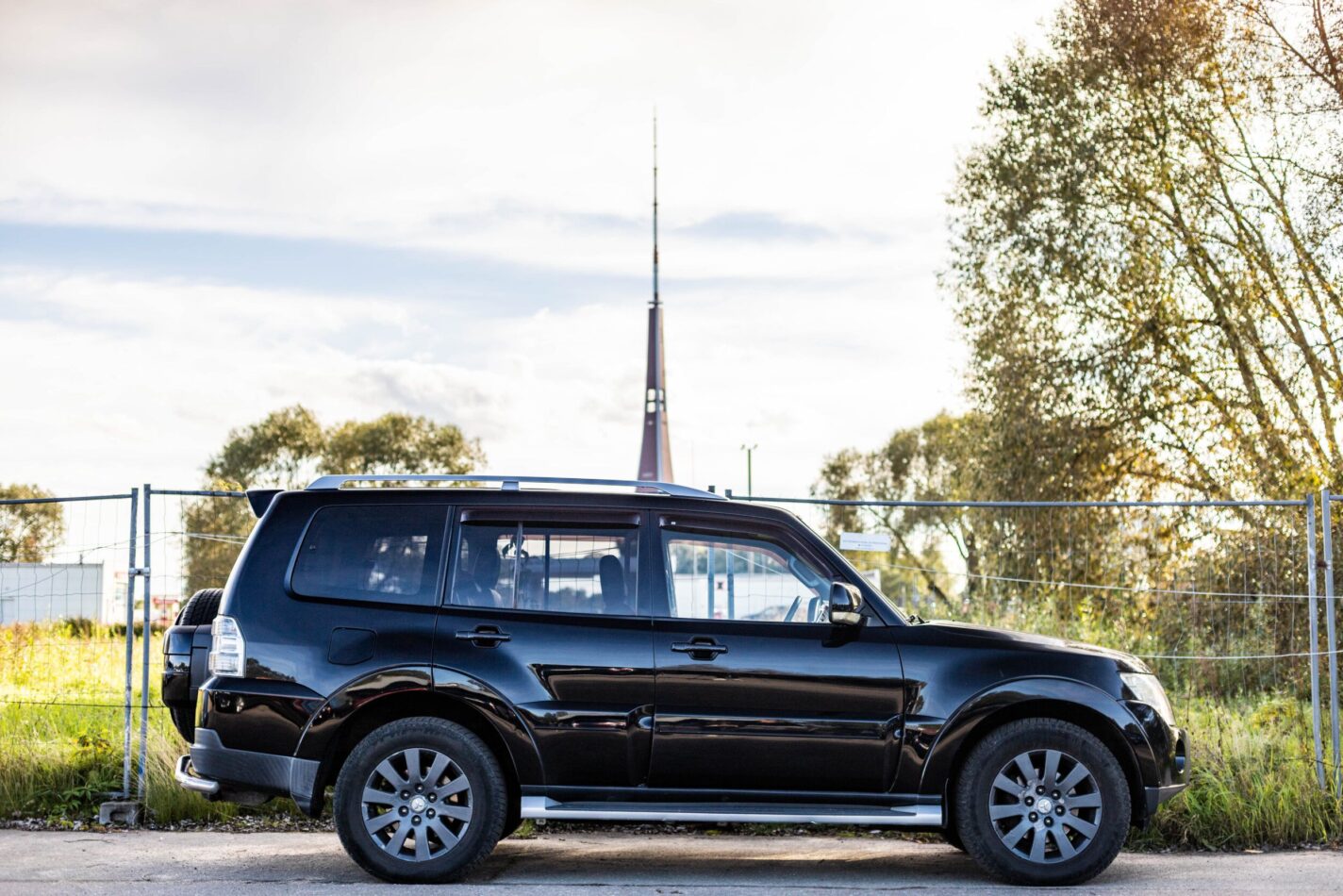 MITSUBISHI PAJERO