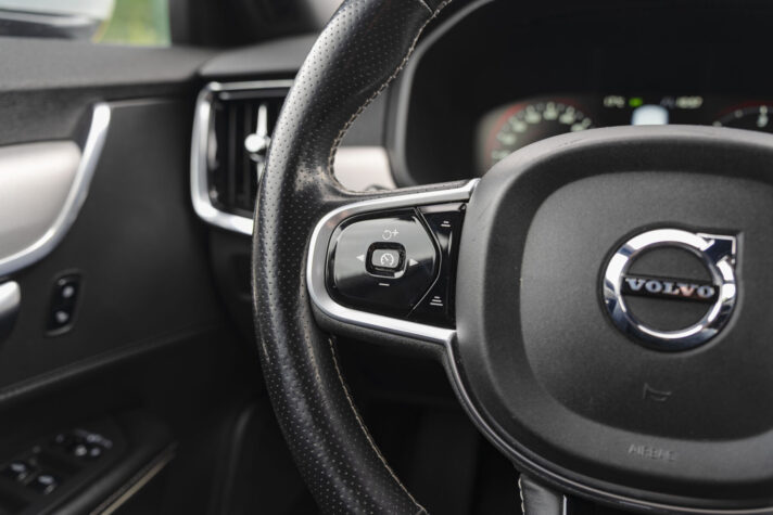 VOLVO V90 R-DESIGN