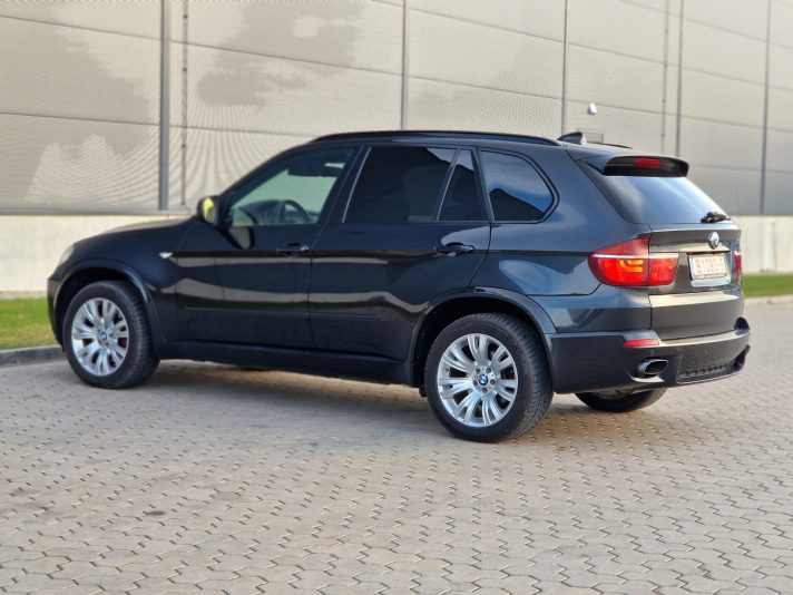 BMW X5 M-pack 2010 G. Melna krāsa 210 Kw
