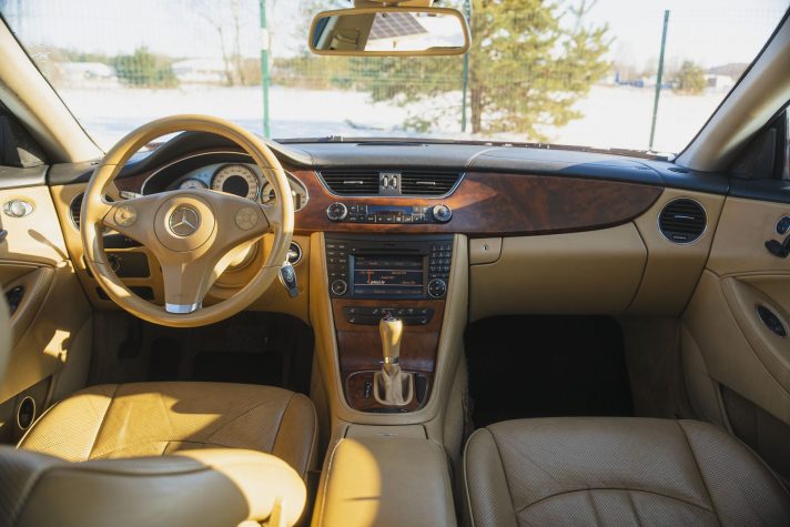 MERCEDES BENZ CLS320