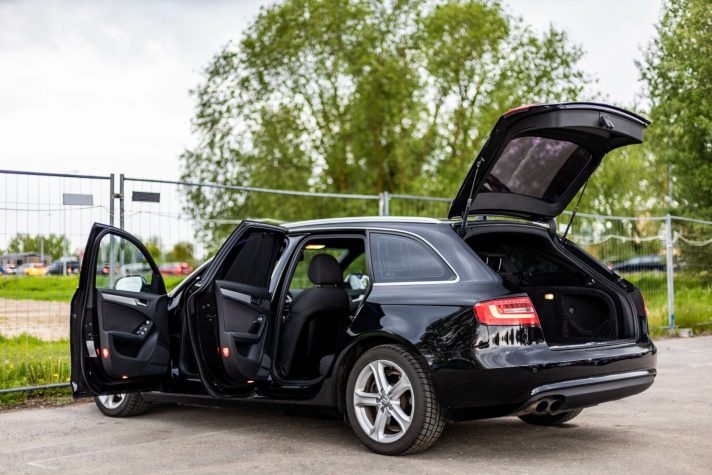 AUDI A4 AVANT