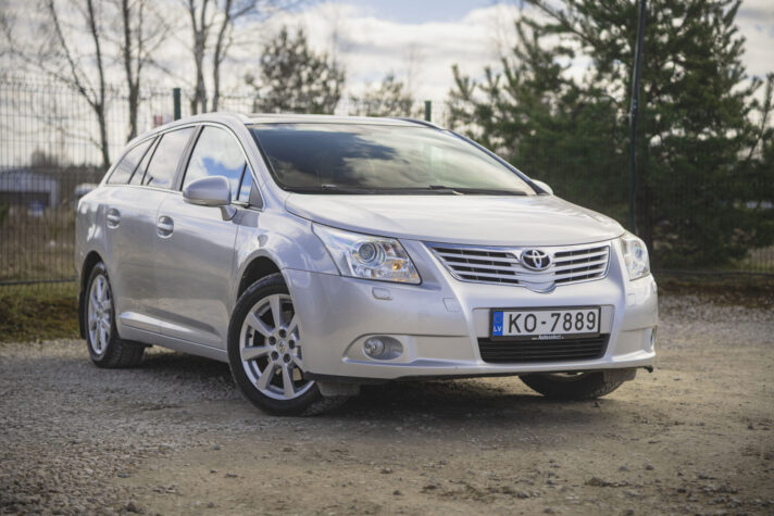 TOYOTA AVENSIS