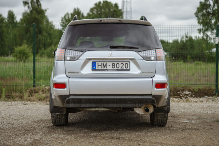 MITSUBISHI OUTLANDER