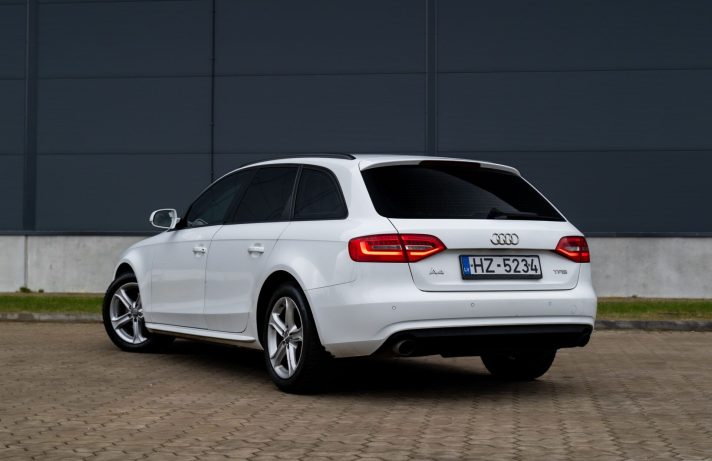 AUDI A4 AVANT