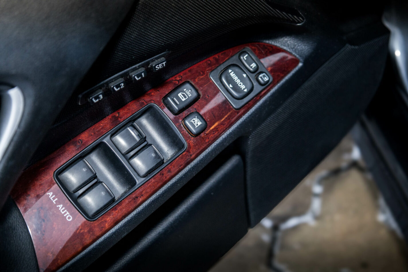 LEXUS IS 220