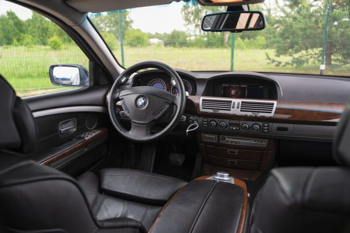 BMW 730