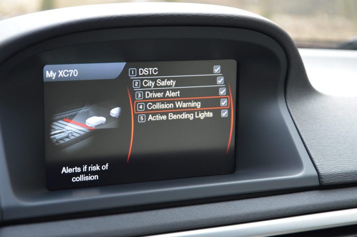 Tikko ievests. Volvo XC 70 Summum 2.4 D5 (158kw-215z/s) Dīzelis 4×4 Awd . Ar automātisko ātrumkārbu.